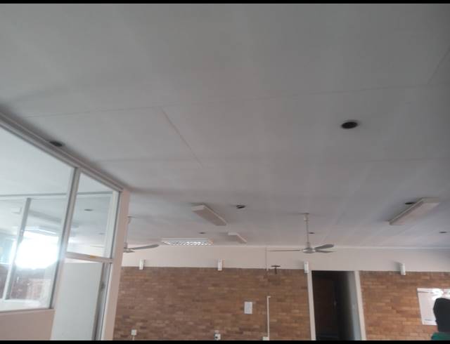 348M² BUILDING TO LET IN APEX